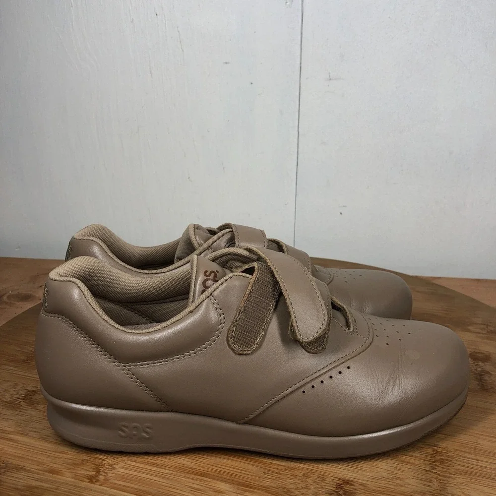 SAS me too womens size 7 shoes Brown Leather Walking Comfort sneakers